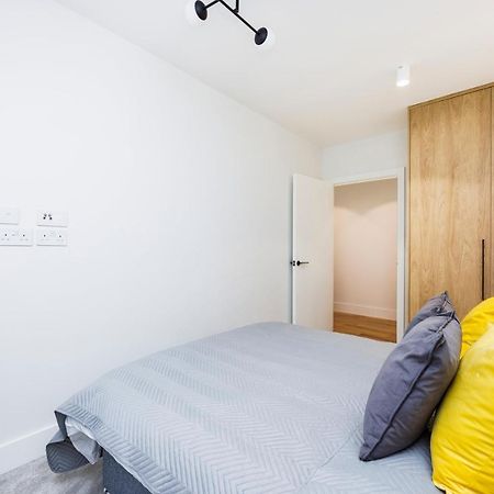 Luxury Spacious 2 Bed Apartment, London - Sk エクステリア 写真